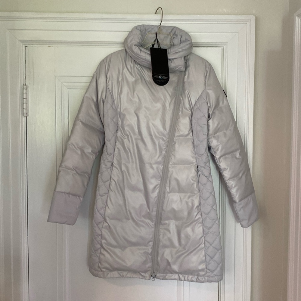 Canada Goose Branta Womens down jacket; sz M; silver; NWT; discount shipping
